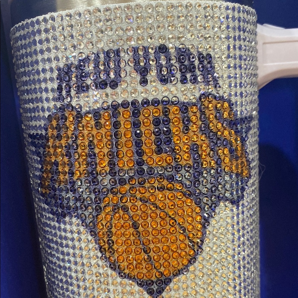 NWT.  NY Knicks, NBA Hydropeak, 40oz., stainless steel insulated tumbler.